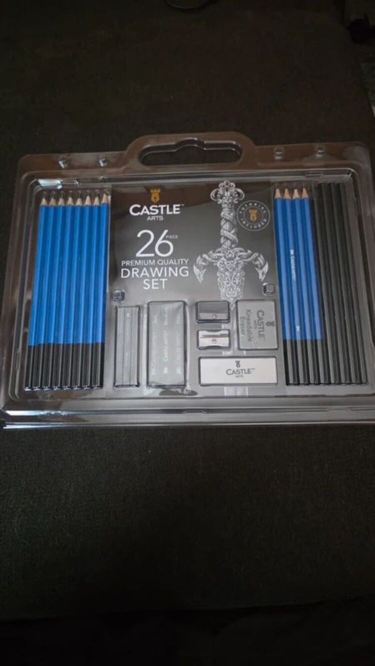 26 Piece Castle Arts Drawing Set